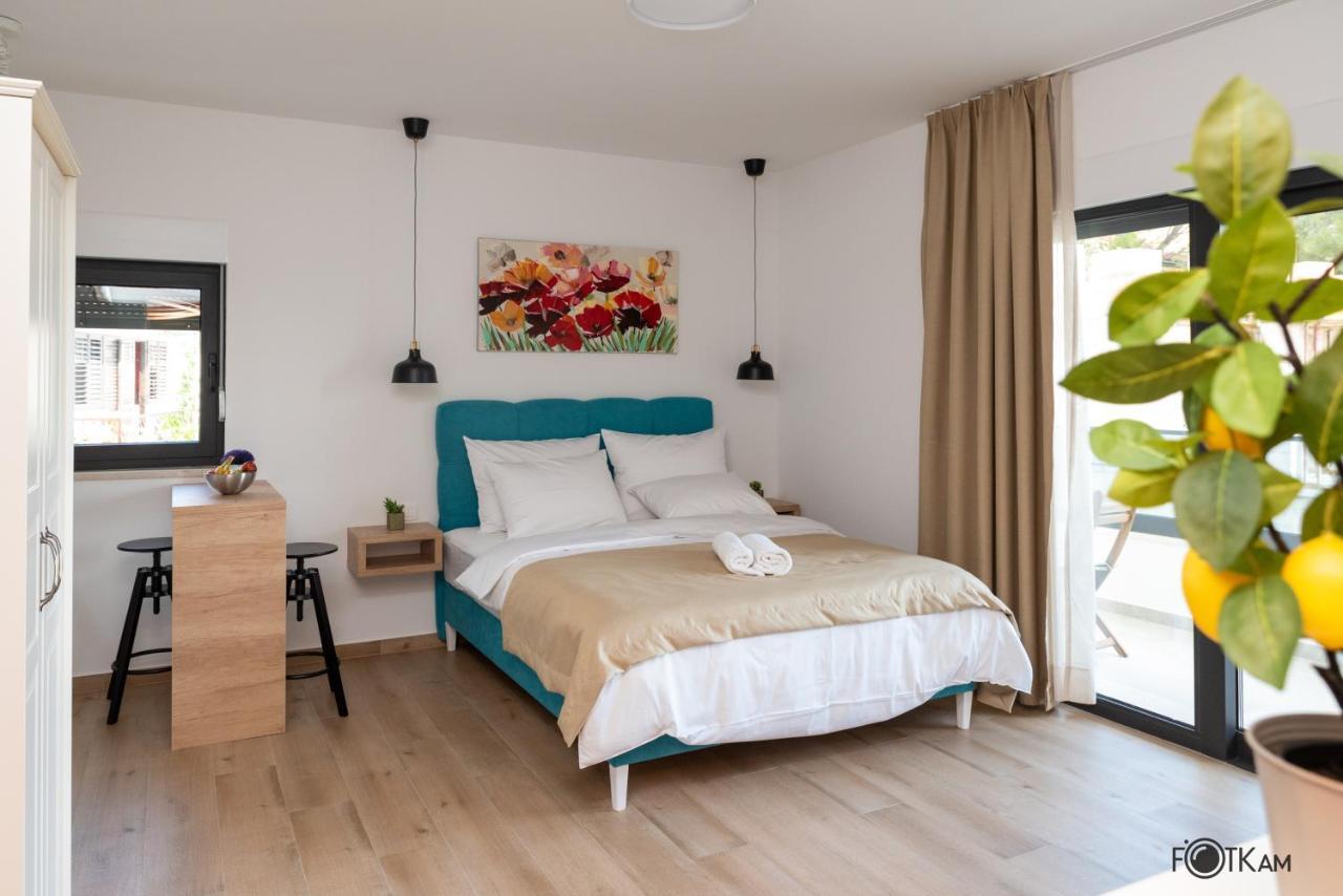 Libar Studio Apartments Baška Voda Екстериор снимка