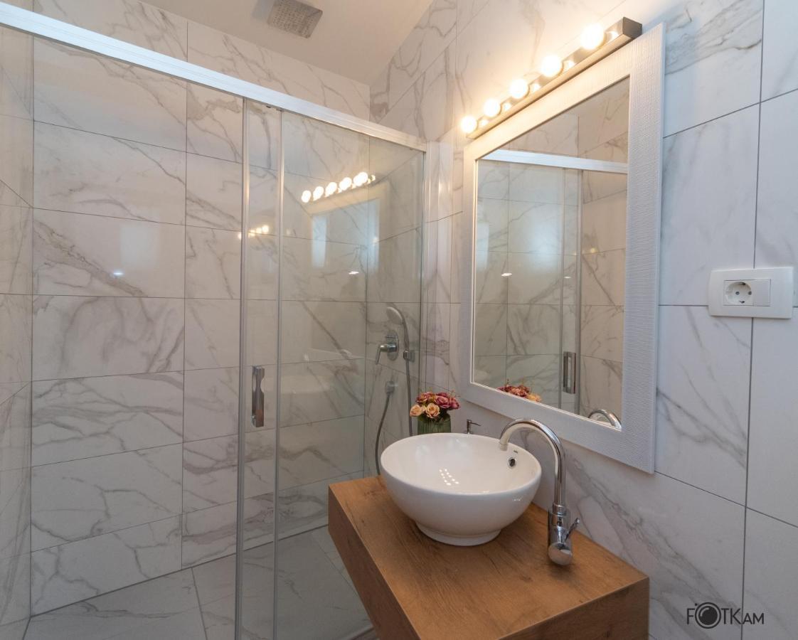 Libar Studio Apartments Baška Voda Екстериор снимка