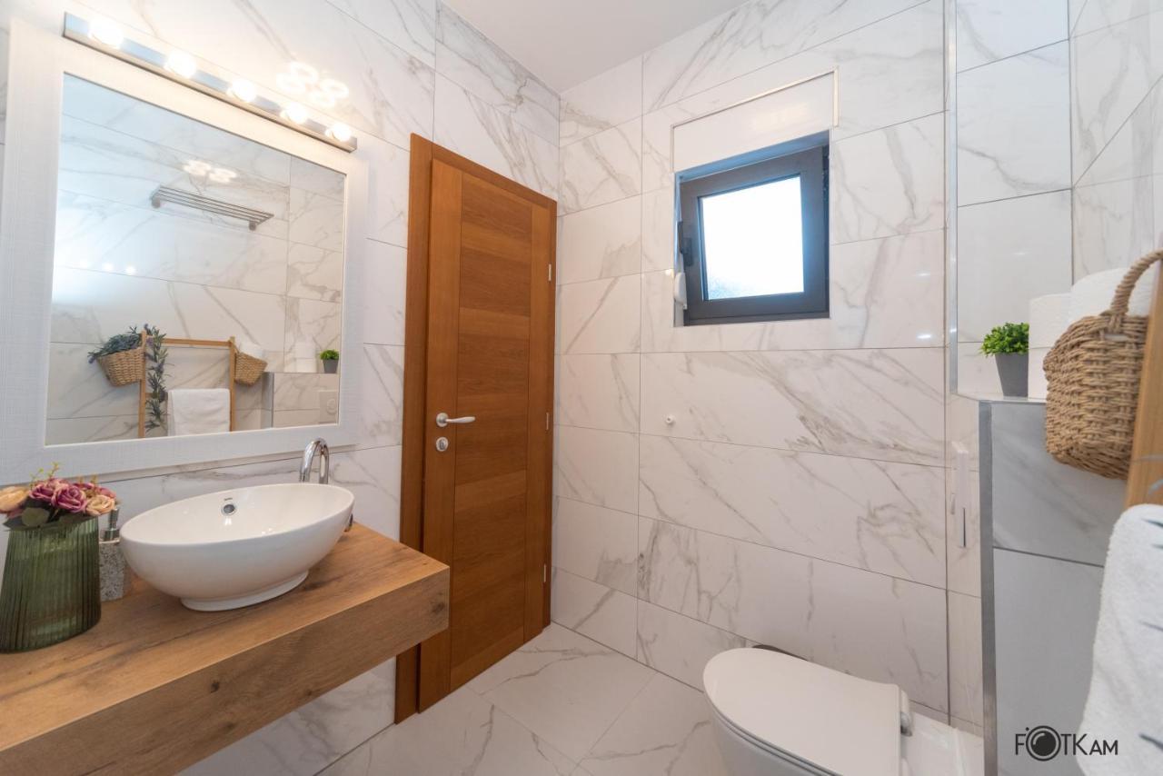 Libar Studio Apartments Baška Voda Екстериор снимка