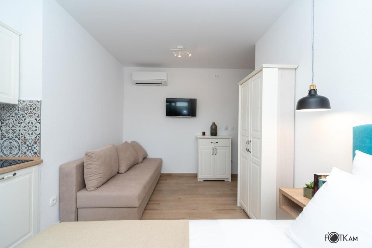 Libar Studio Apartments Baška Voda Екстериор снимка