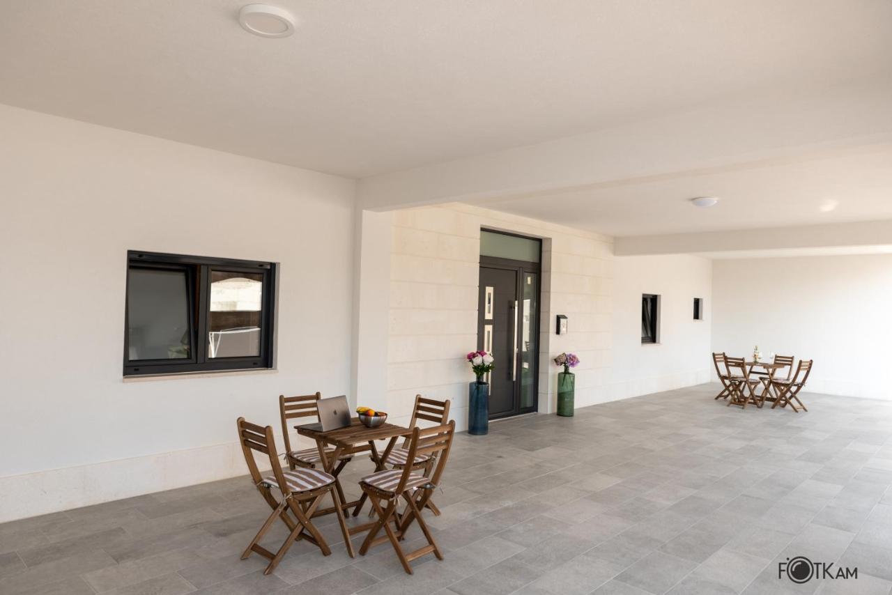 Libar Studio Apartments Baška Voda Екстериор снимка